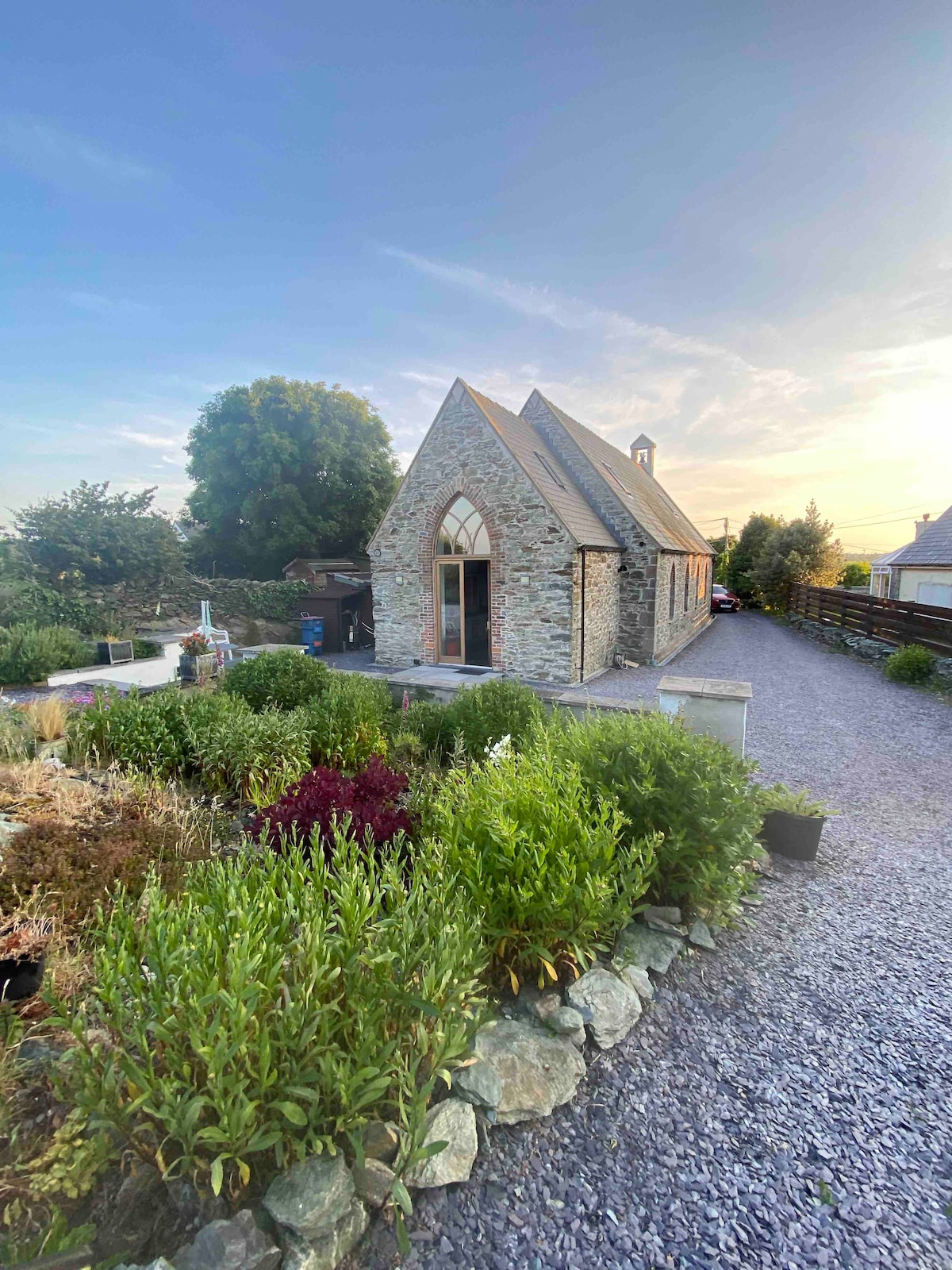 Converted chapel - sea views - sleeps 6