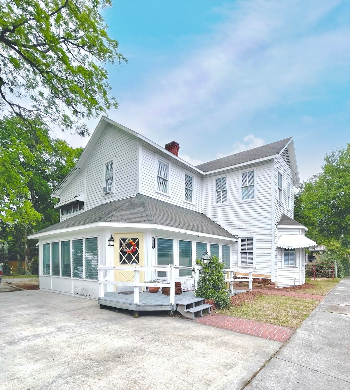 Historic Victorian Oasis, Downtown High Springs