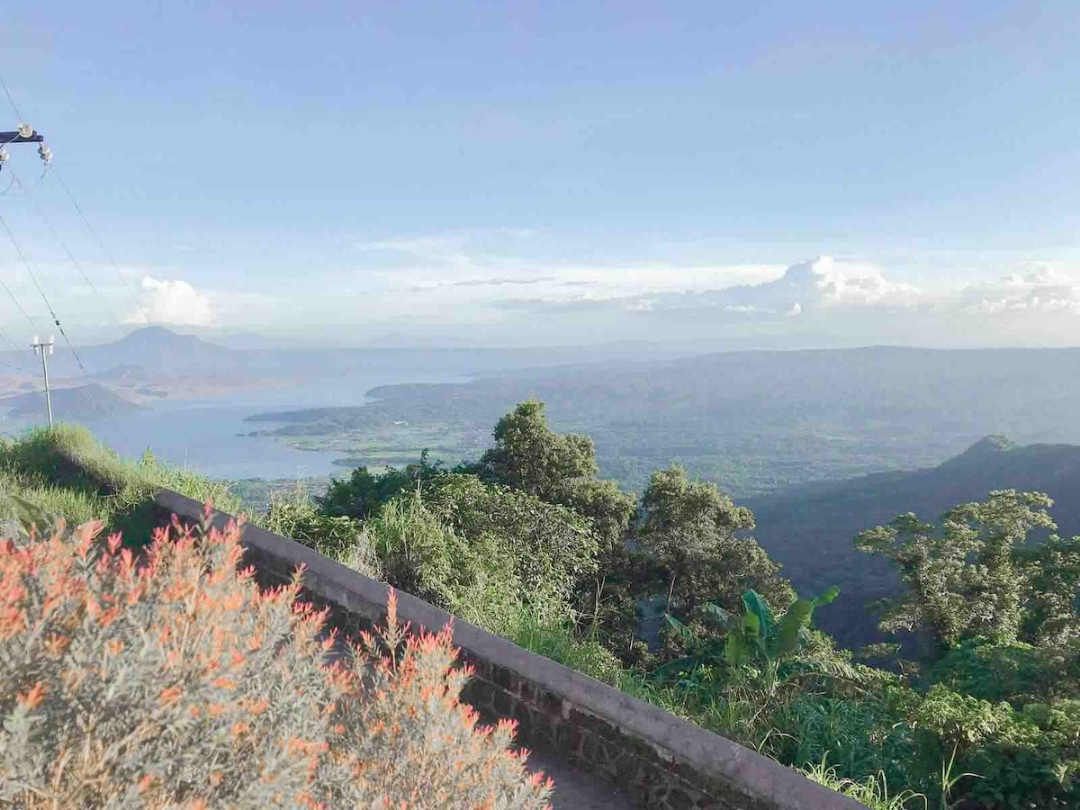 Amirsache Villa Annex可俯瞰塔尔火山