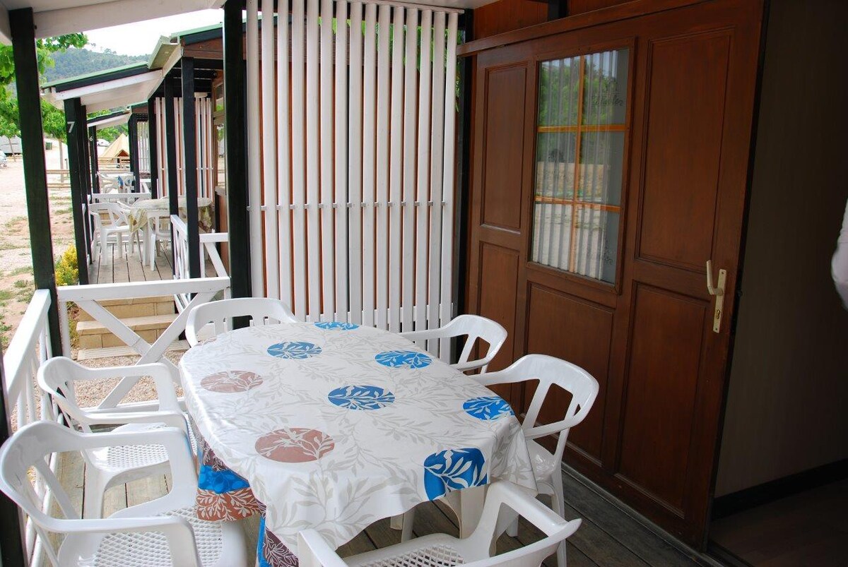 Mini - Cabaña de Madera con Piscina