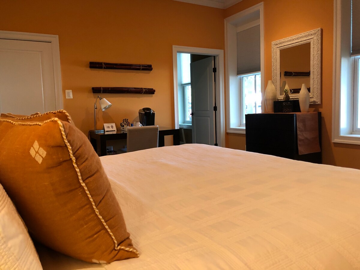 The Sienna Suite at 249, Culpeper Downtown