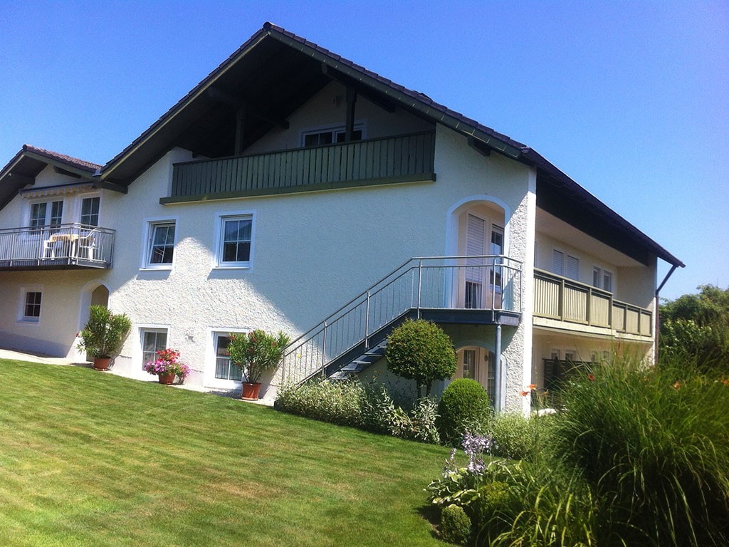 Gästehaus Baumgartner （ Bad Birnbach ） ，度假公寓II - 75平方米，位于一个美丽、安静的地方