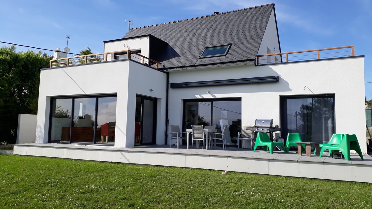 maison au calme, vue mer et jacuzzi en supplément