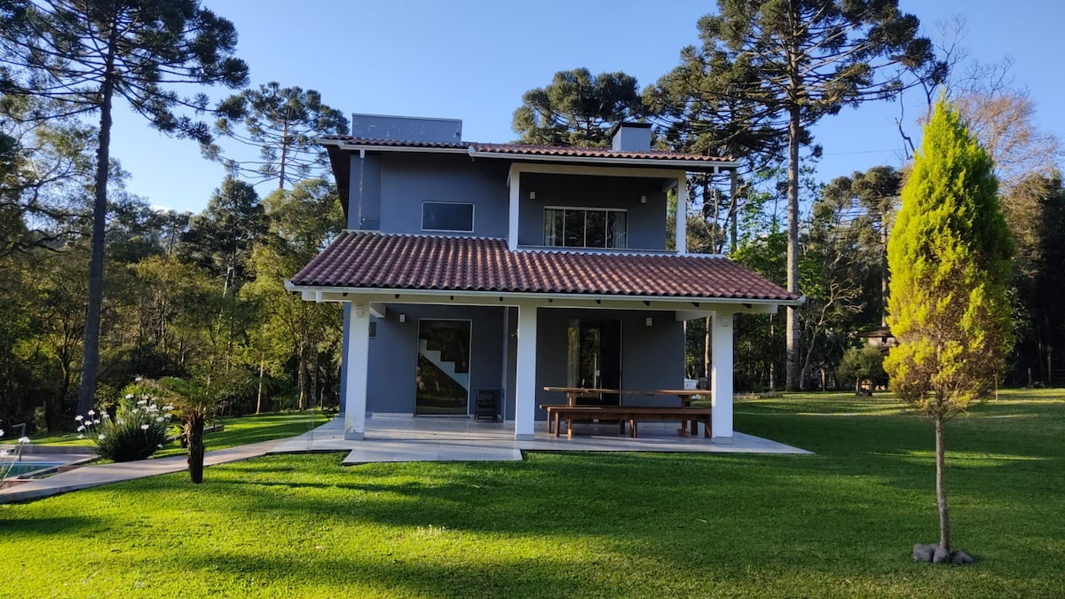 Casa de Campo para lazer, em meio a natureza.