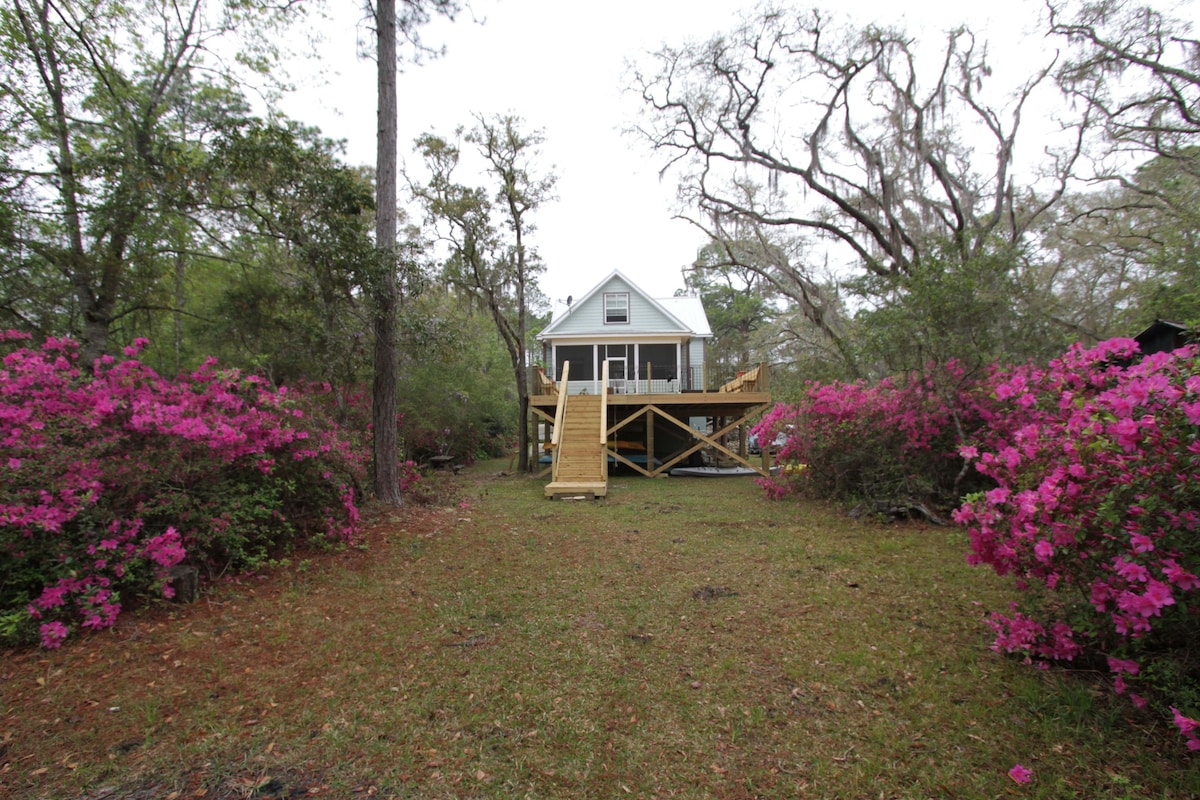 Buckhorn Creek Lodge ，「河上的大自然」