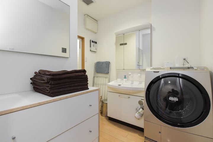 center of kyoto   good location   clean house!