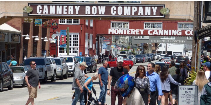 步行4分钟即可抵达罐头厂街（ Cannery Row ） ，可欣赏波莉海景。