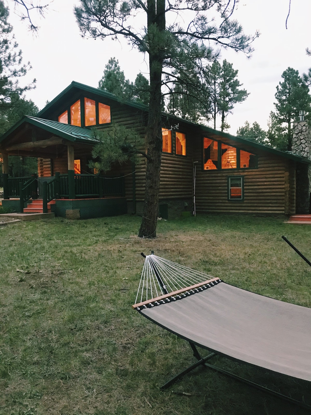 The Lincoln Log Lodge/宽敞舒适的原木小木屋