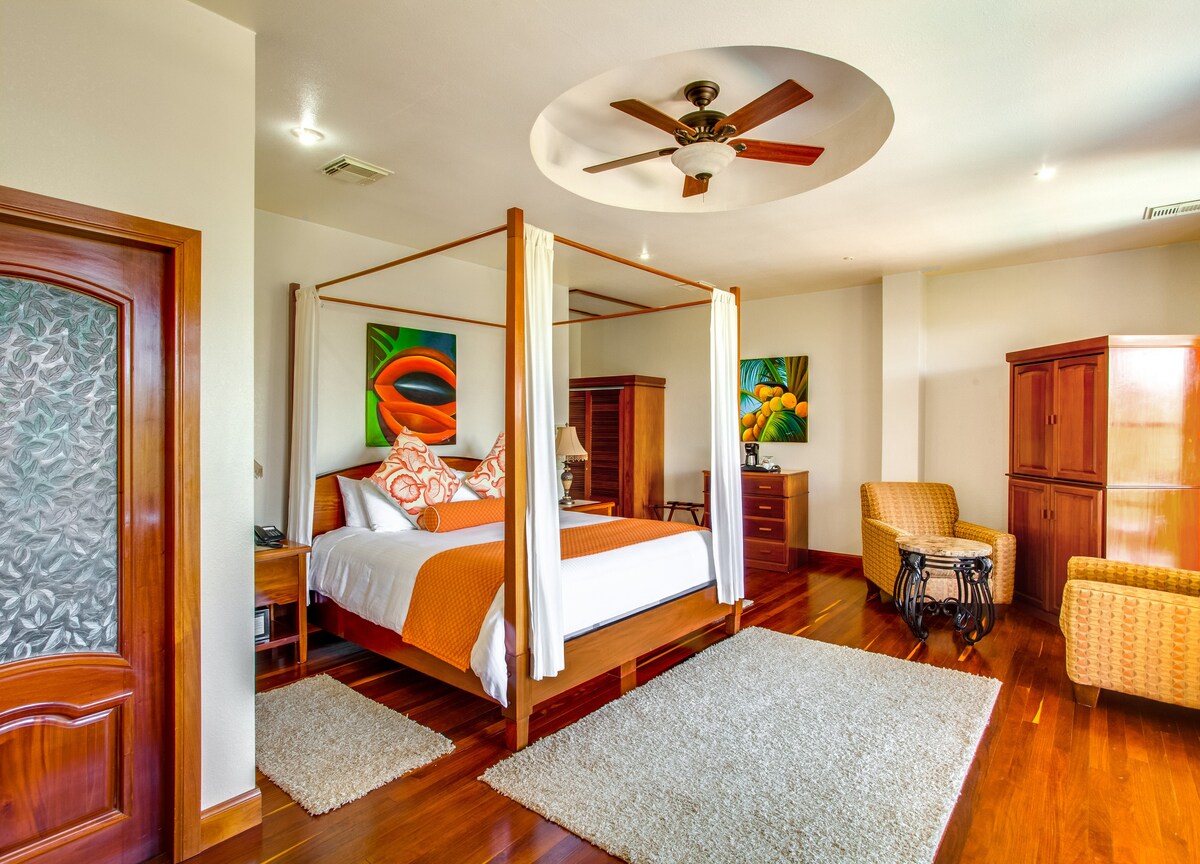 Honeymoon Suite-San Ignacio Resort Hotel