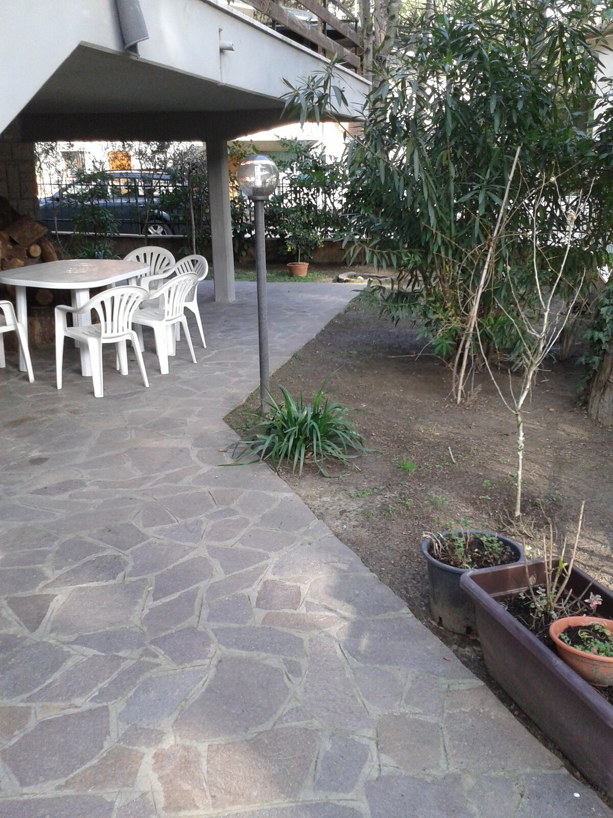 APPARTAMENTO IN VILLA CON GIARDINO