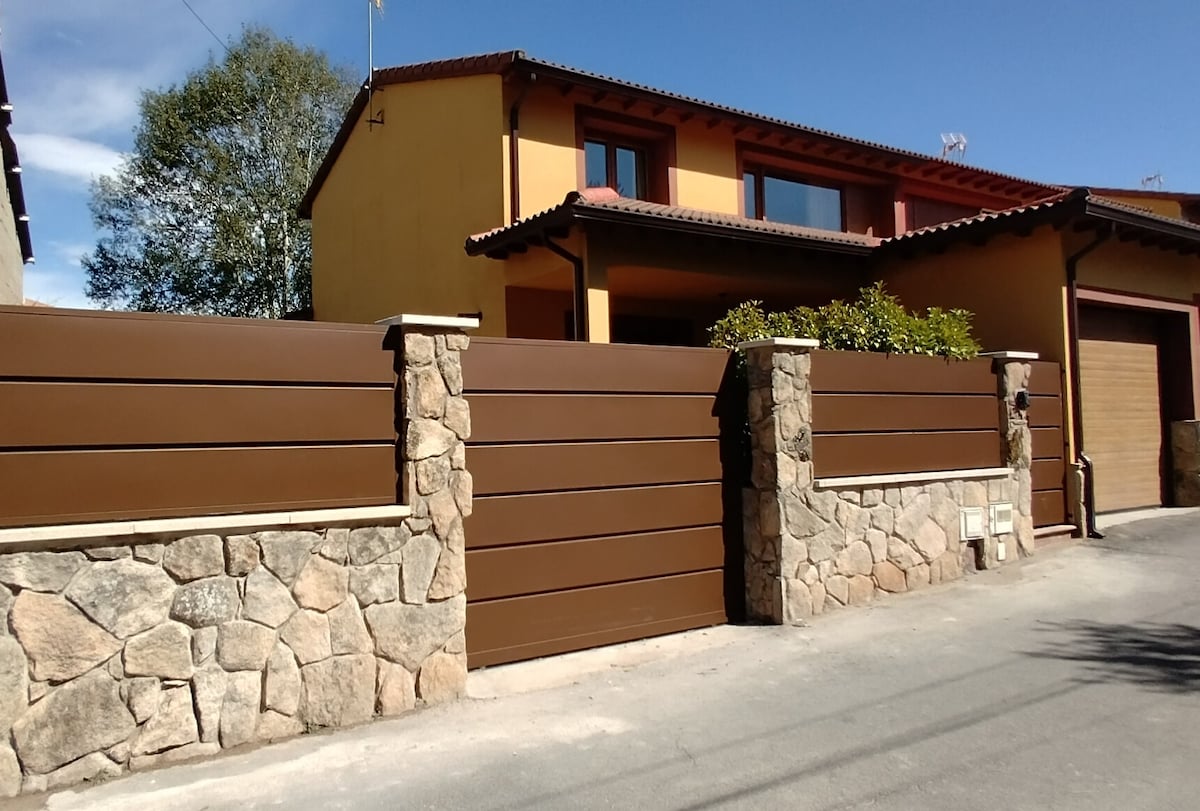 La casa de Luz. Chalet de montaña en Gredos Norte.