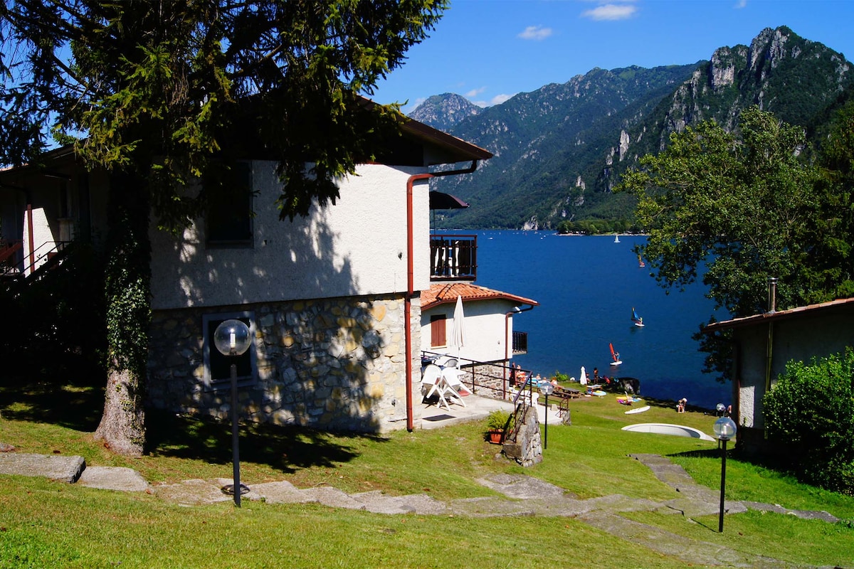 Fronte lago per quattro persone