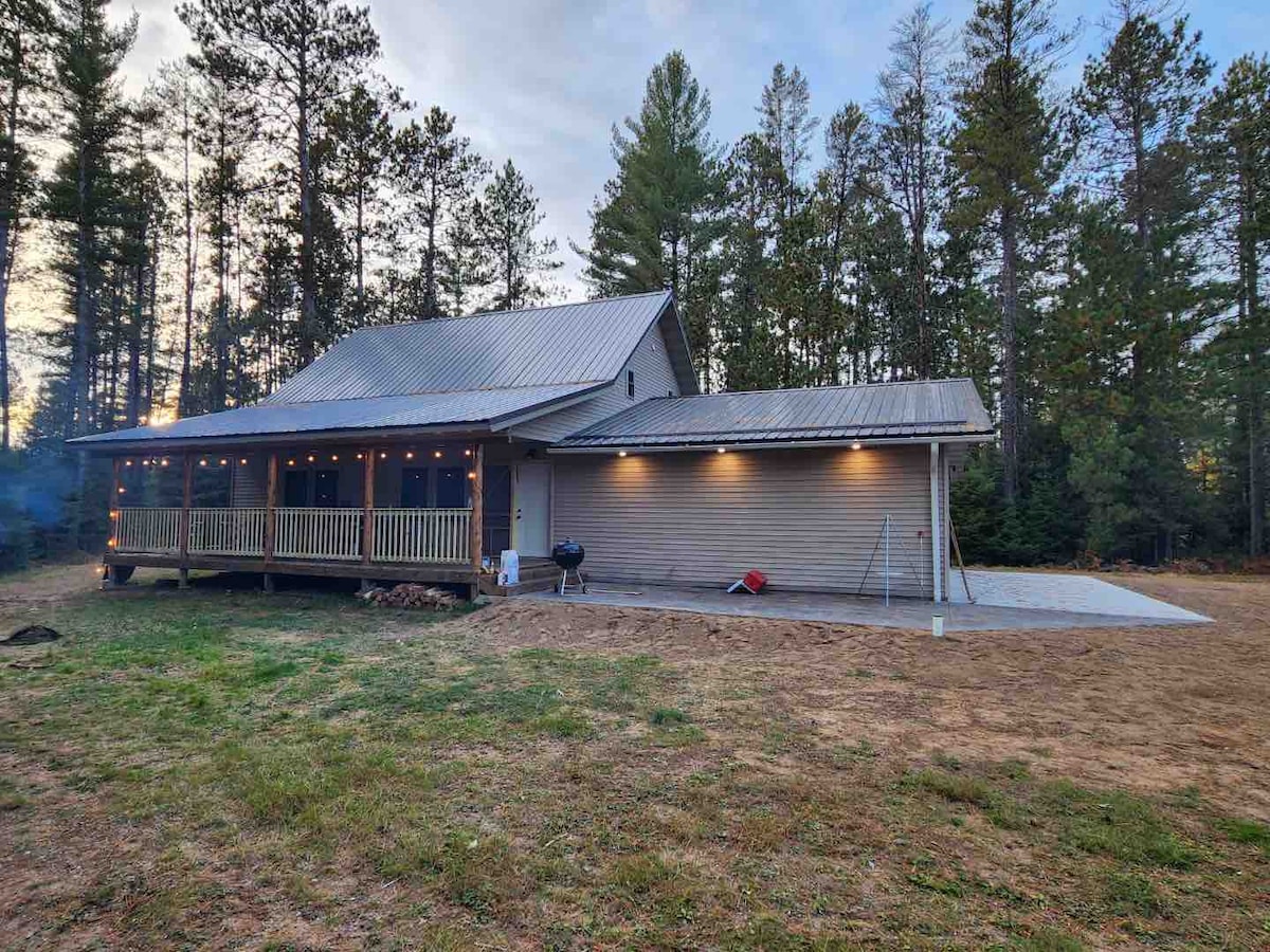 Family Friendly Peaceful Cabin in the Northwoods