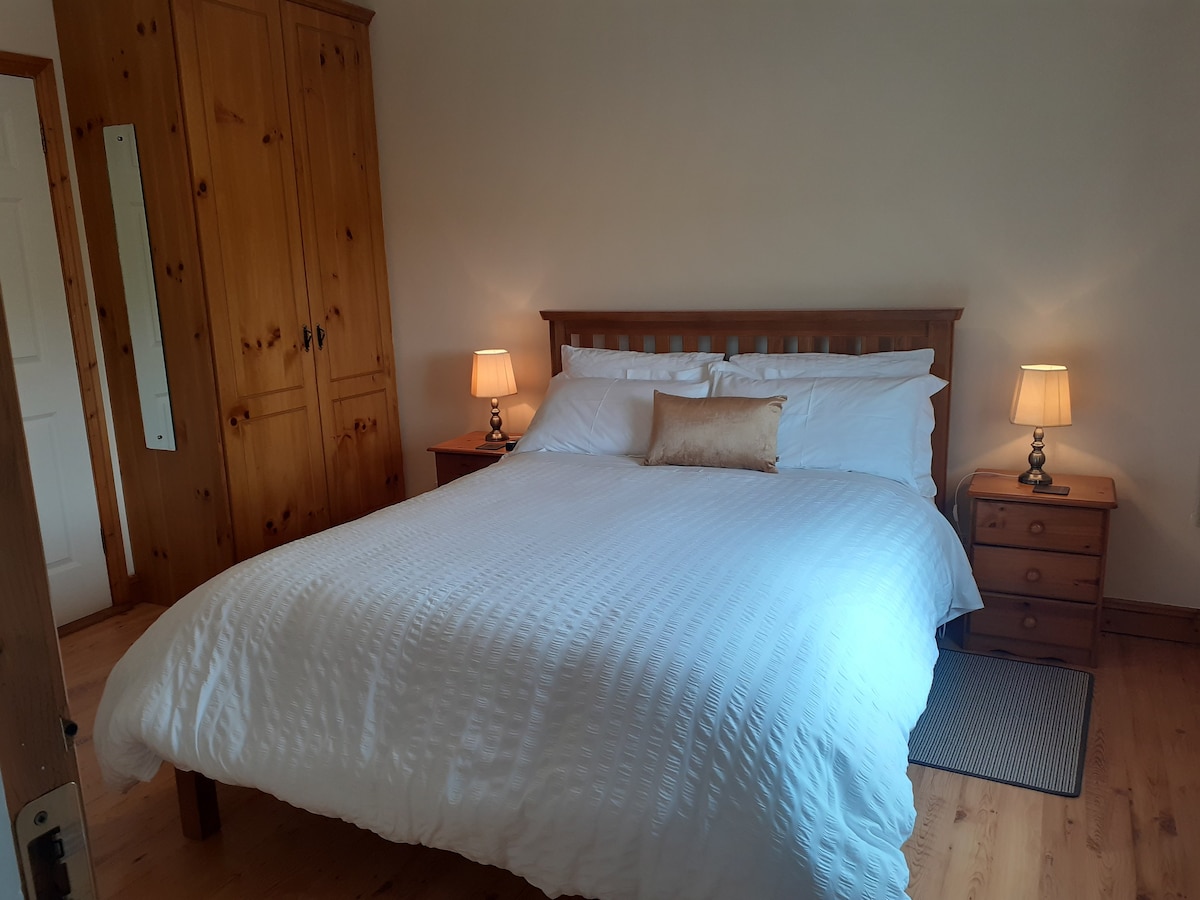 Double ensuite bedroom located in beautiful area