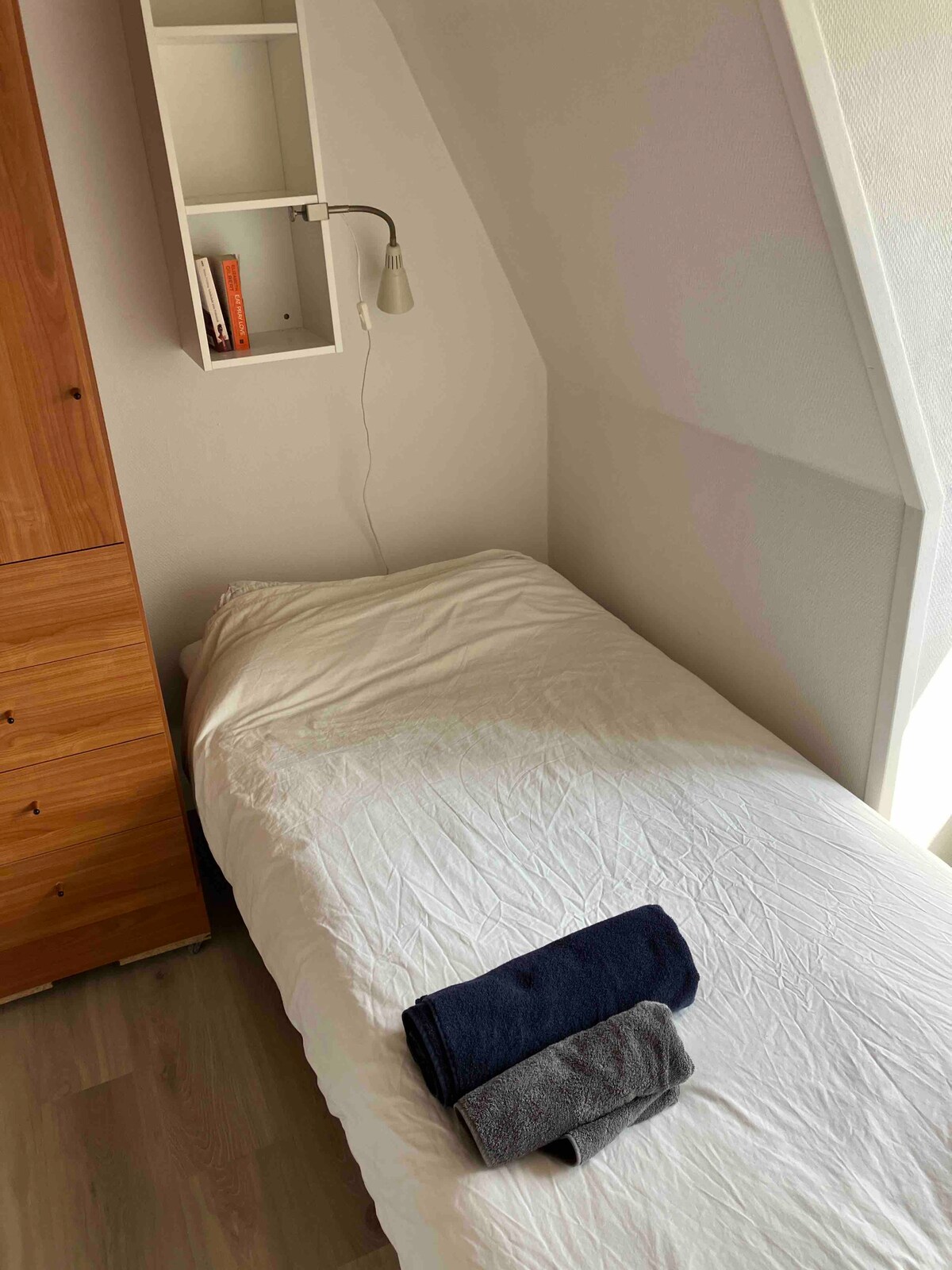 希勒罗德（ Hillerød ）市中心的舒适小房间