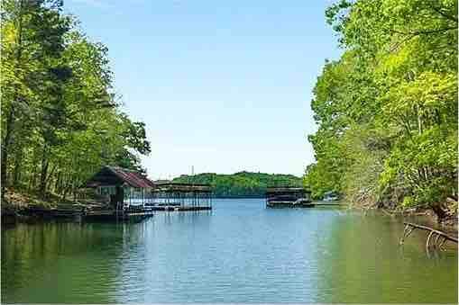 Luxury Lake Home Retreat
