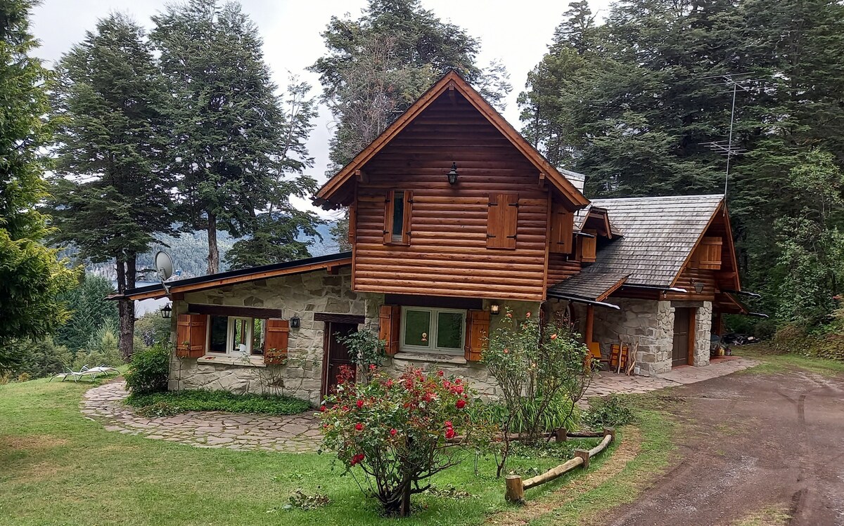 Nanihue Casa de Montaña  con vista al Lago #