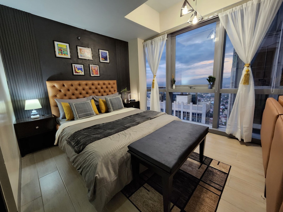 Luxury Stay in Eastwood City
