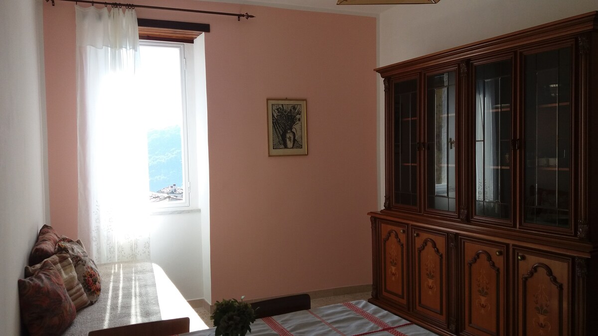 位于中世纪村庄Civita Superiore的两居室公寓