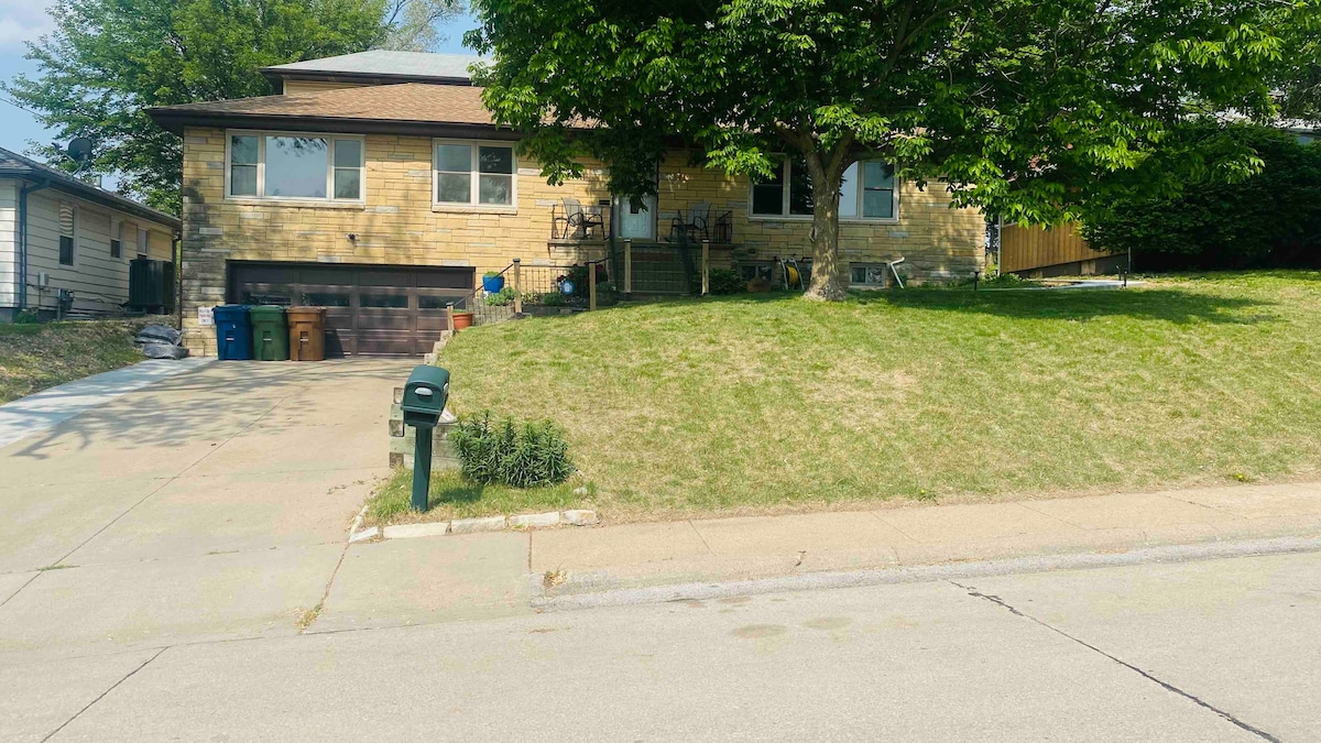 2 story, In-law suite in rear of main house