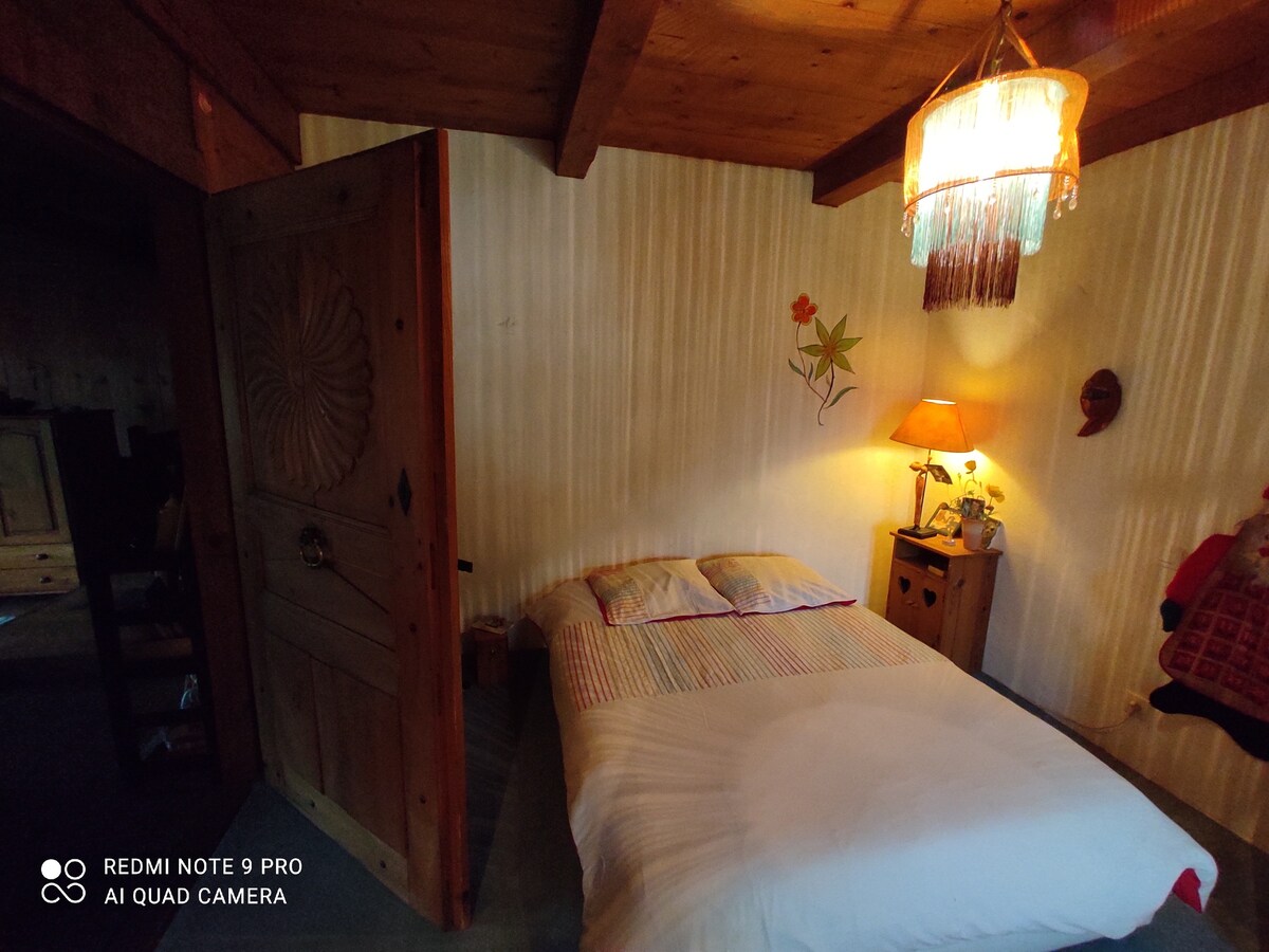 山间度假木屋中的G卧室（单人）