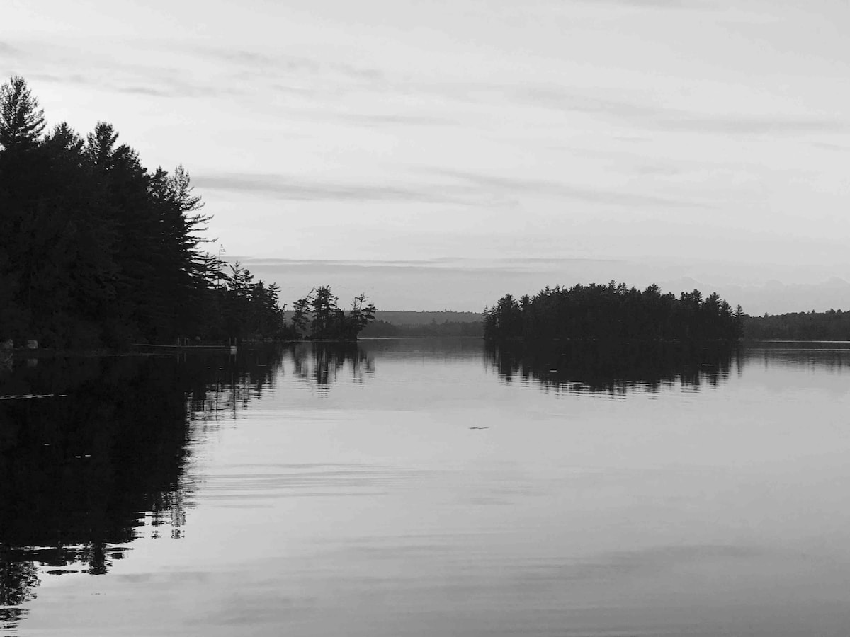 Lakefront Log Cabin N. Maine Woods