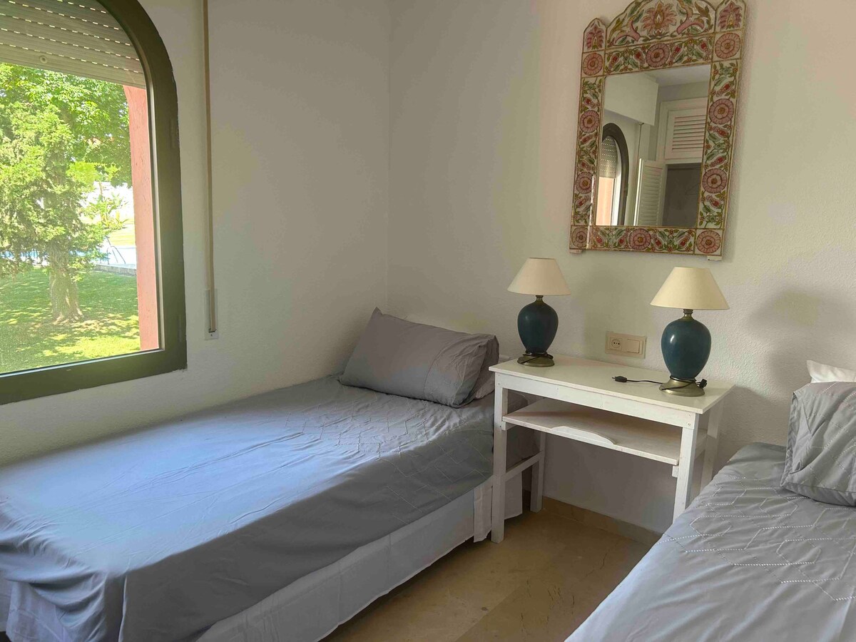 Guest room in private home 15 mins Puerto Banus