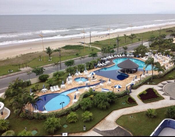 Grande e lindo apartamento à beira mar em Matinhos