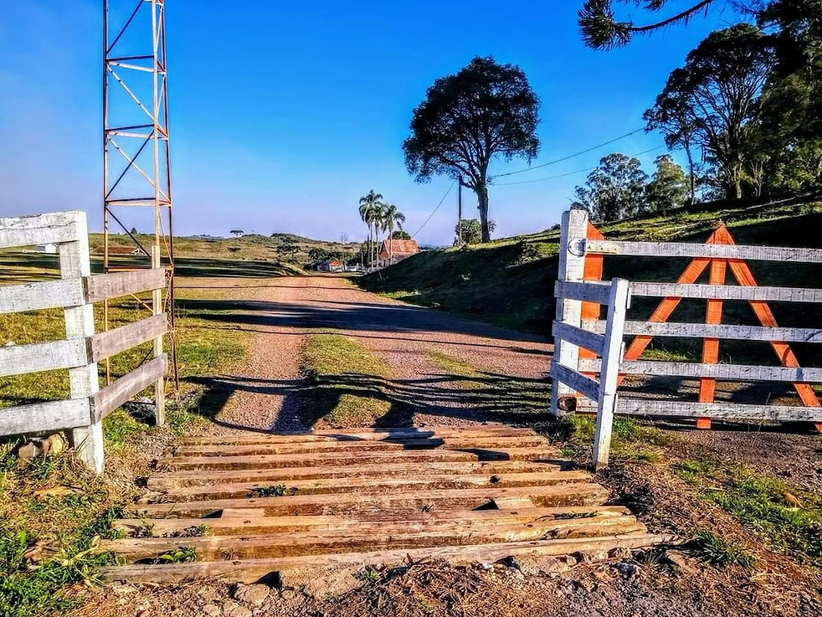 Casa de campo na  Fazenda Bertussi.