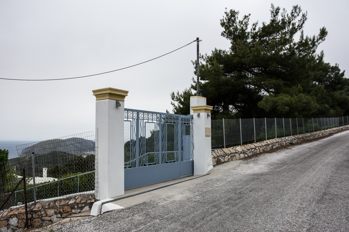 Ktima  Stenagali , Pefkow, Skyros Island