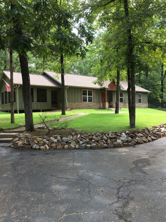 Pet Friendly Newer Lake Greeson Cabin