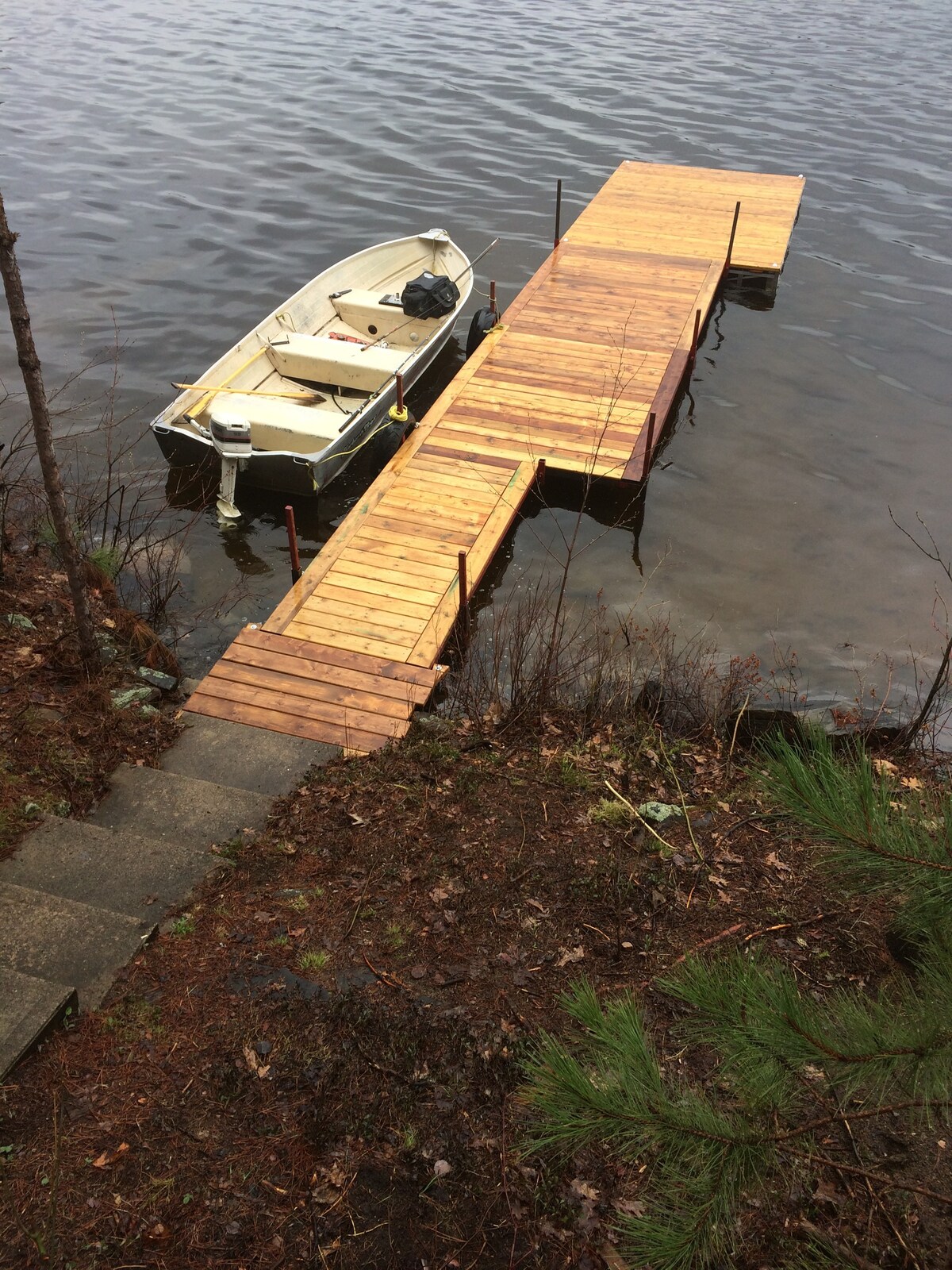 位于宁静的帕湖上的海滨小屋