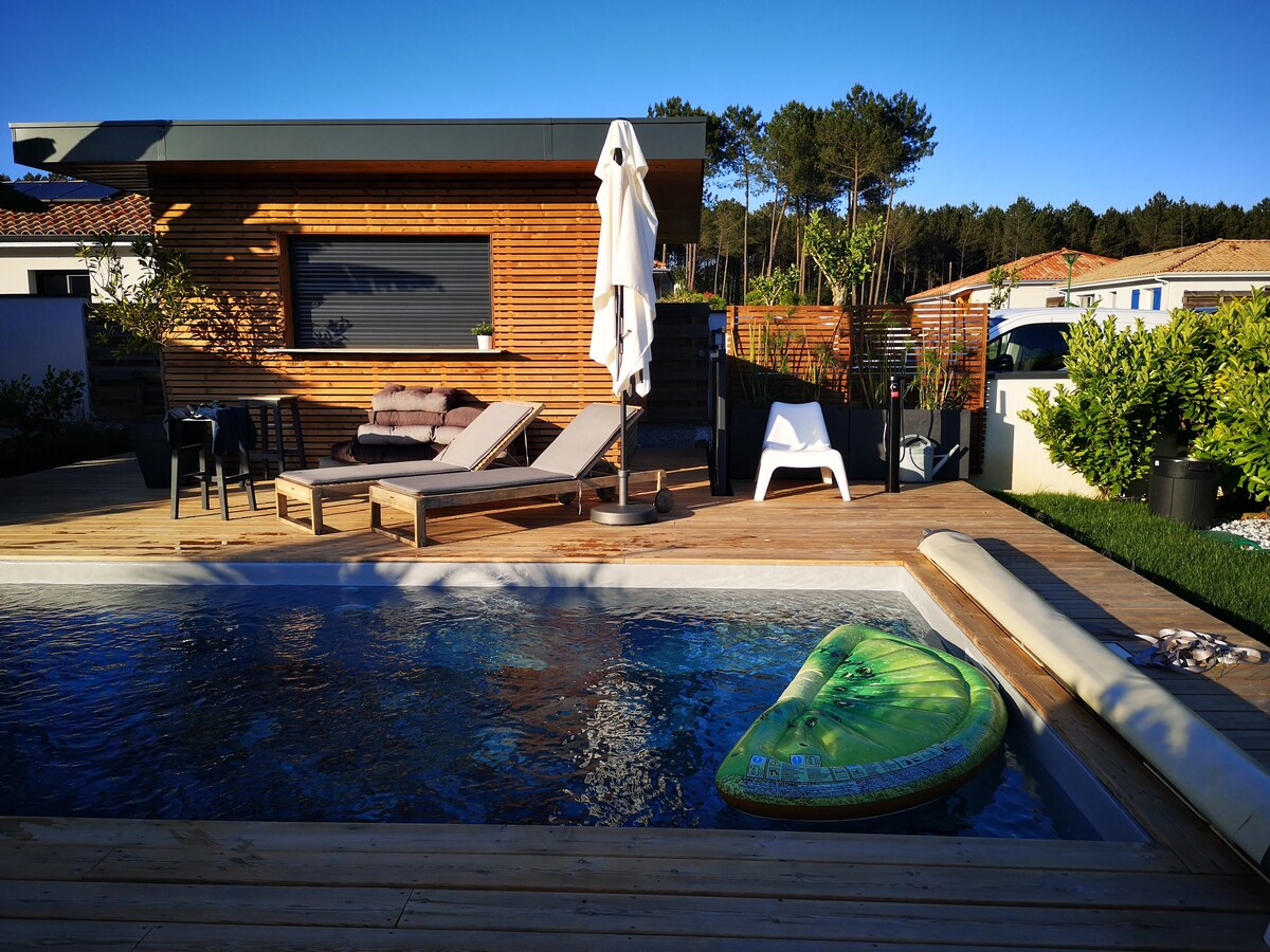 Villa de 90m2 avec piscine au milieu des pins