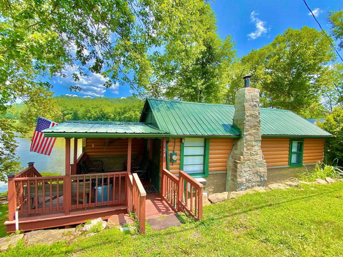 muskingum river. Fishing shack cabin