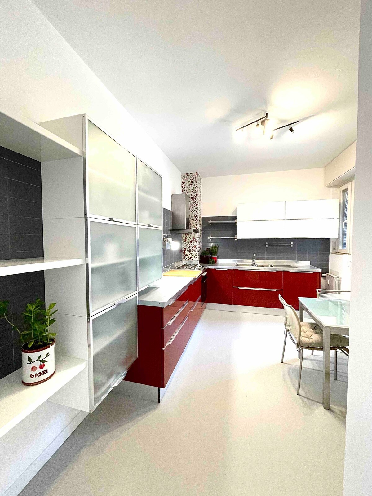 Design/Luxury-centrale e ampio appartamento