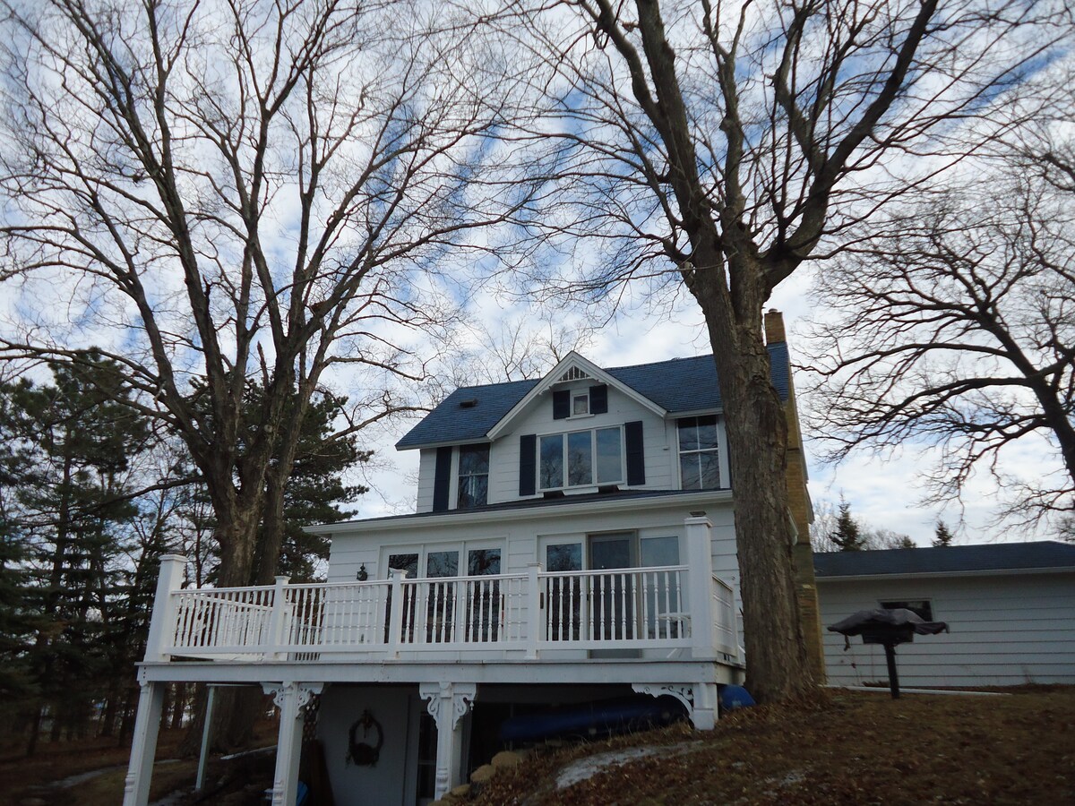 Lovely Minnetonka lakefront