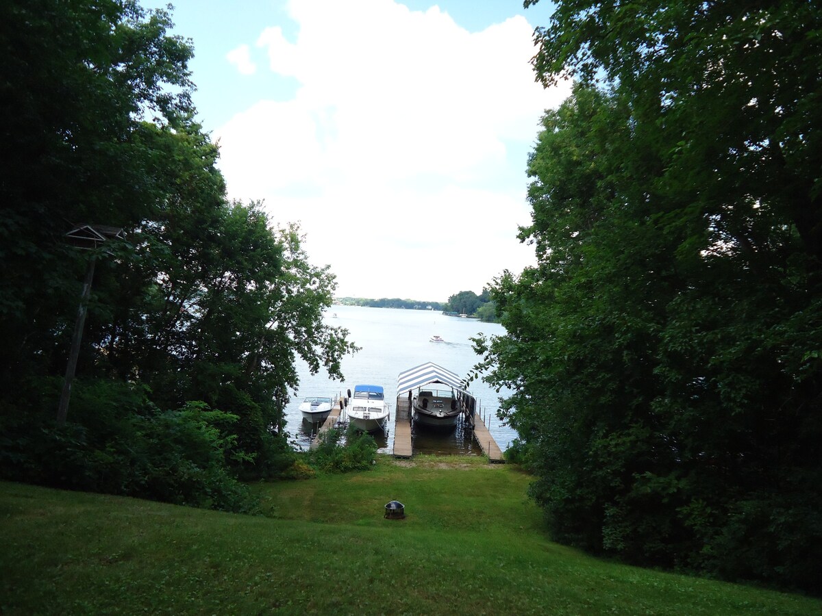 Lovely Minnetonka lakefront