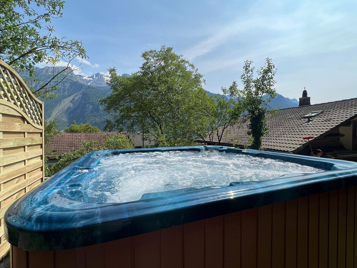 Zauberhaftes Chalet mit Whirlpool, Berg & Seesicht