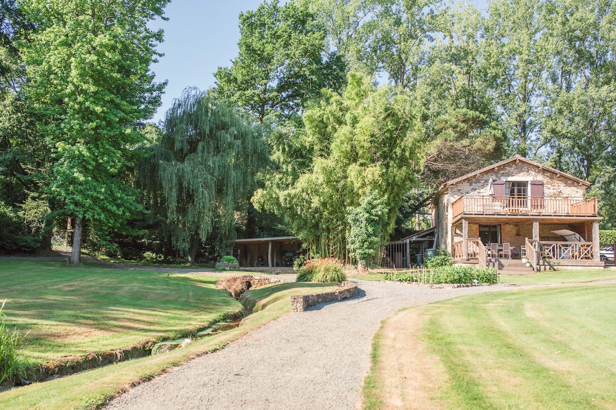 Lake View Vendee Holiday Cottage