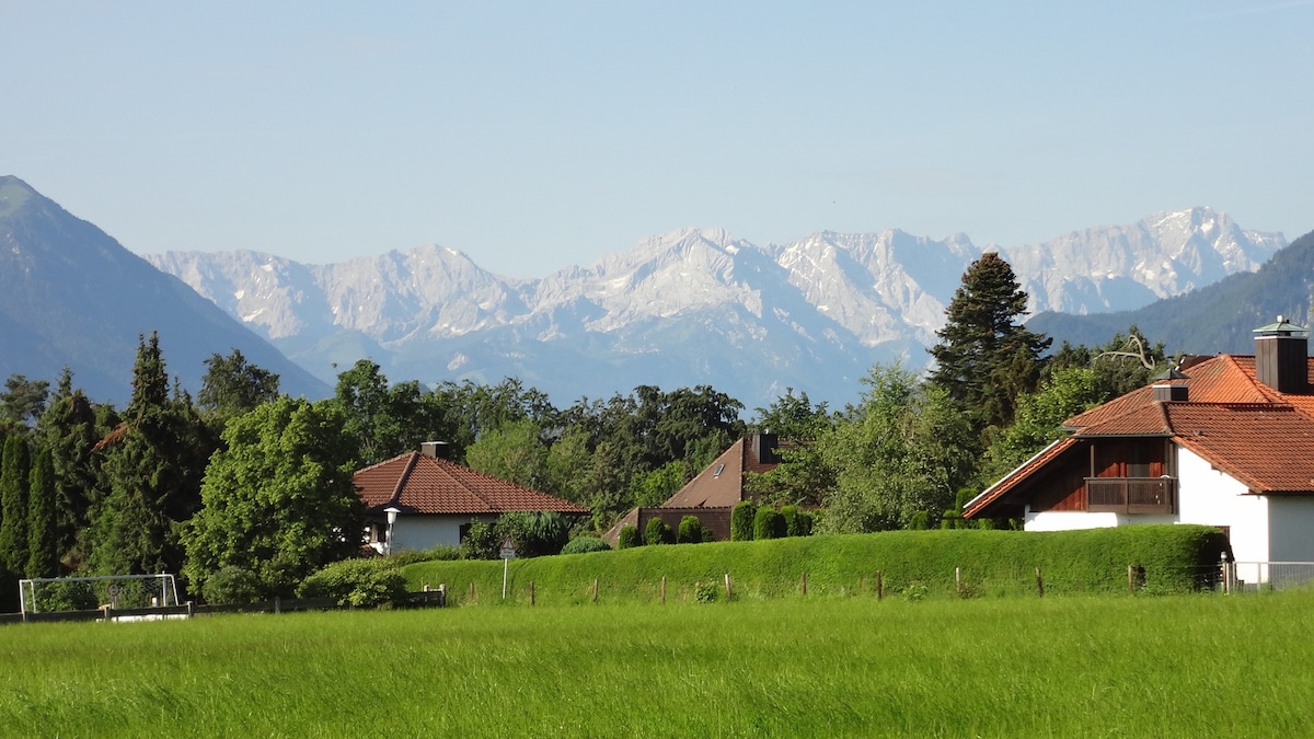 Bergfrühling-geräumige Ferienwohnung im Grünen