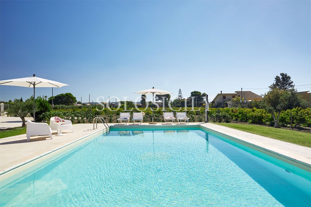 Beautiful Villa with Pool in Marsala
