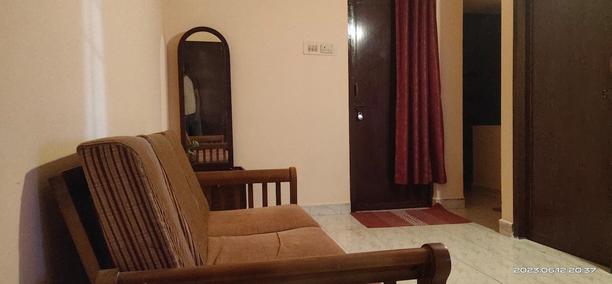 Raj Home Stay -Affordable price @Chennai AC Room