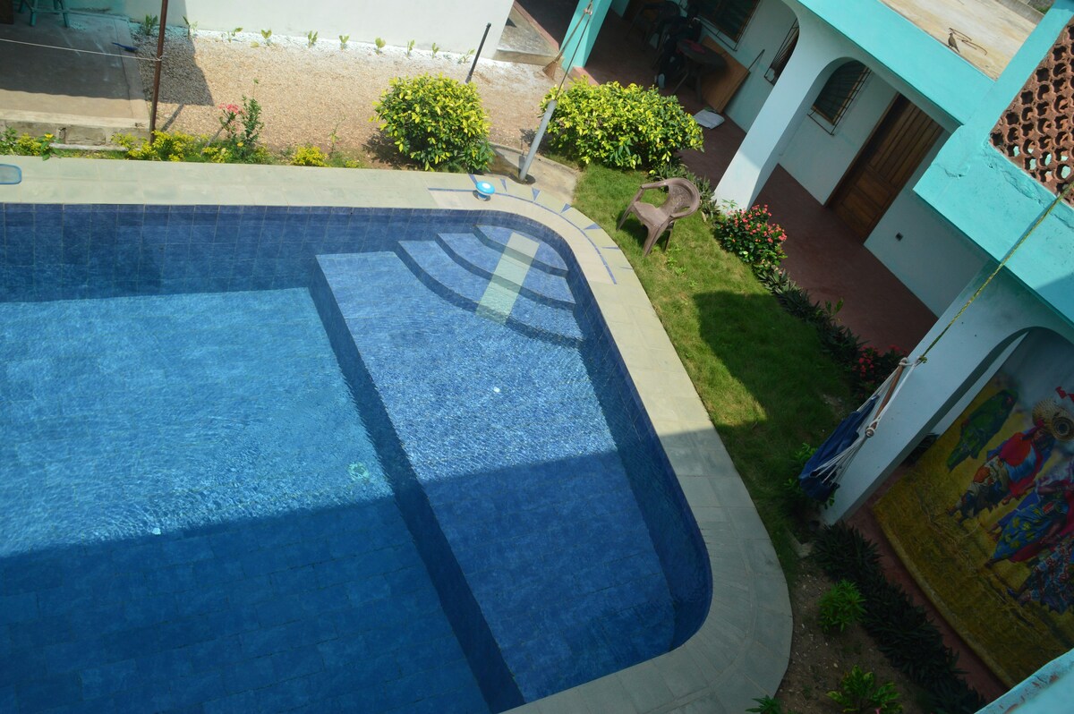 Villa Sonnenblume: Chambre Sahara avec piscine