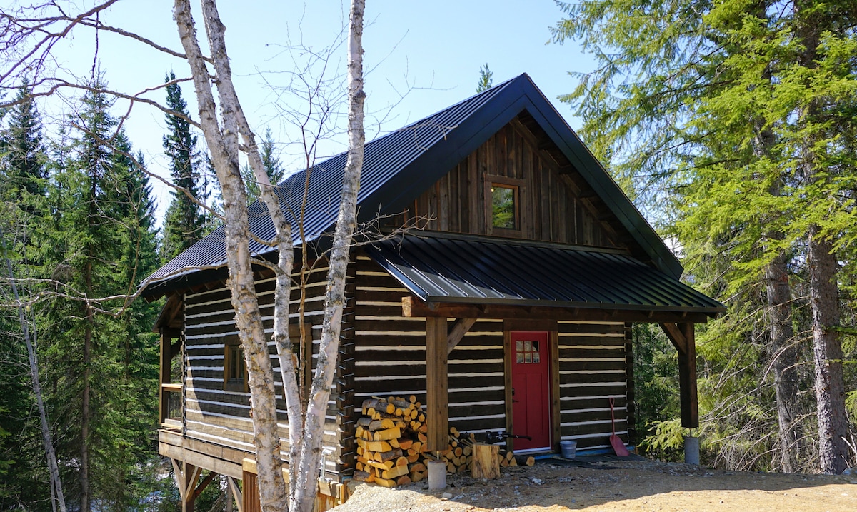 Bison Cabin Dovetail Log Mountain Life Getaway