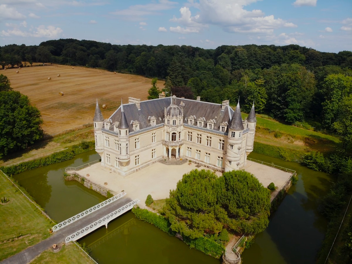 Manoir & Villa at Château de Bourneau + Pools