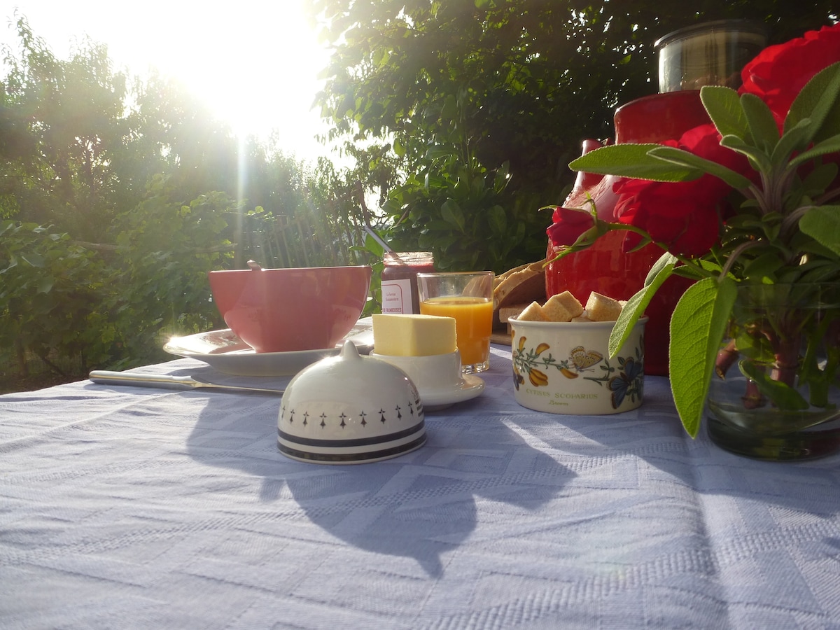 Chambre d'hôte familiale à la campagne Petit Déj