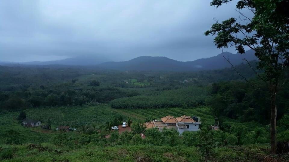 Kollur Mookambika - Jadkal 的种植园住宿室