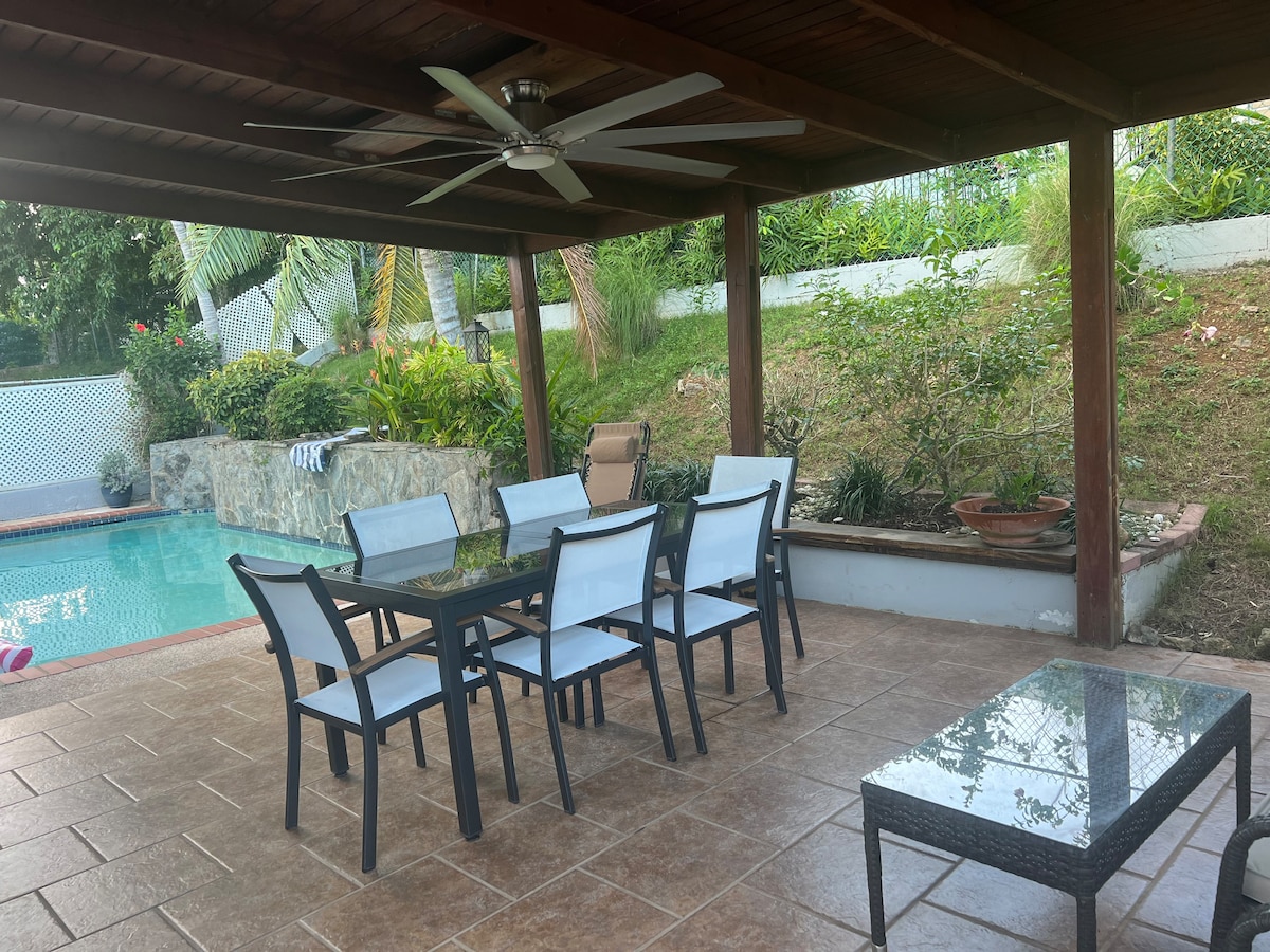 Beautiful 4 bedroom home with a pool in San Juan