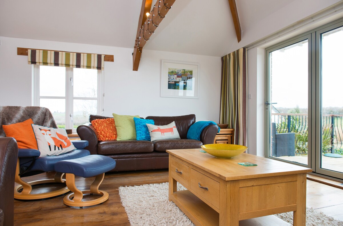 The Hayloft Five Star 3床Country Barn, Nr Bude