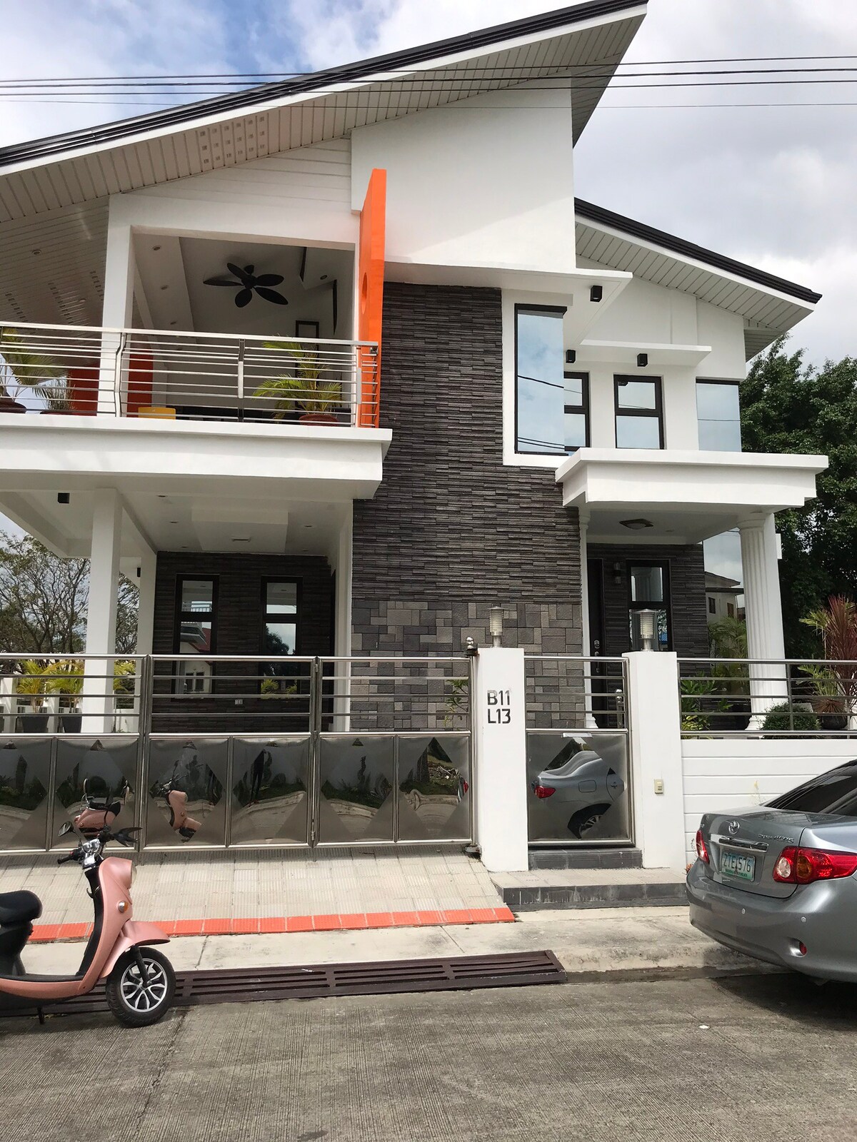 Cavite-2 story house in Kawit gated community